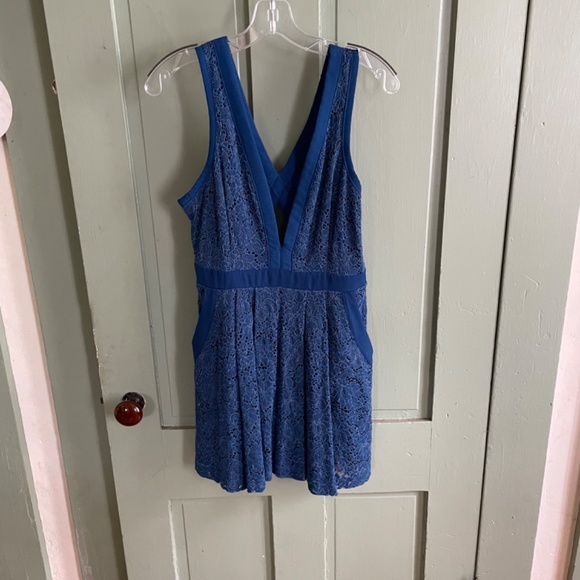 Free People Blue Lace Cocktail Dress EUC Size MD - Picture 3 of 4